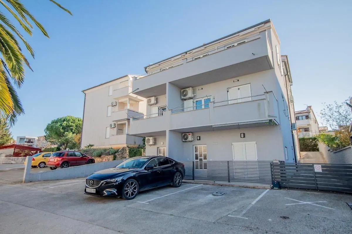 Apartment Sunshine 80 M From Beach Pjescana Uvala